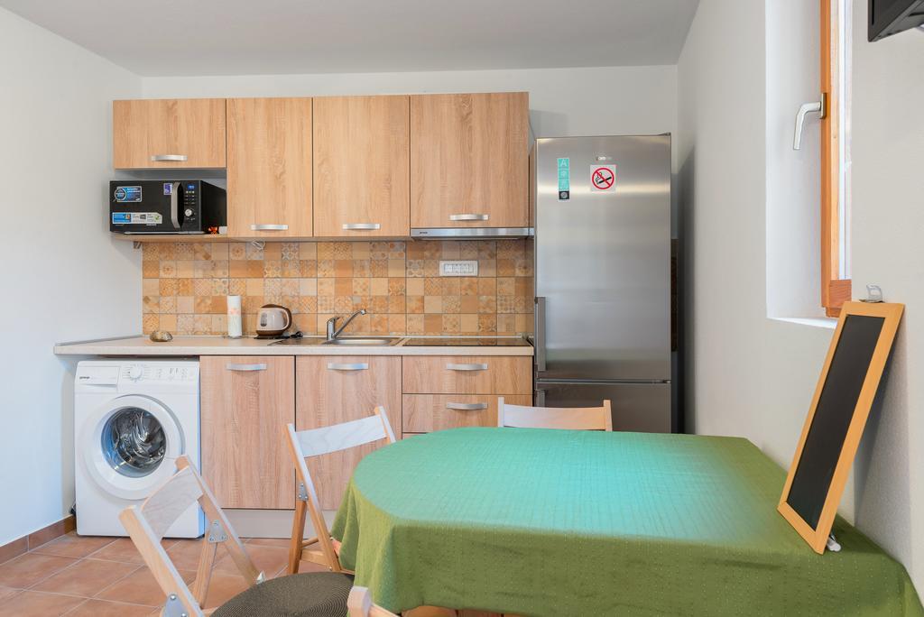 Apartment Pod Kastilom Jelsa  Exterior foto