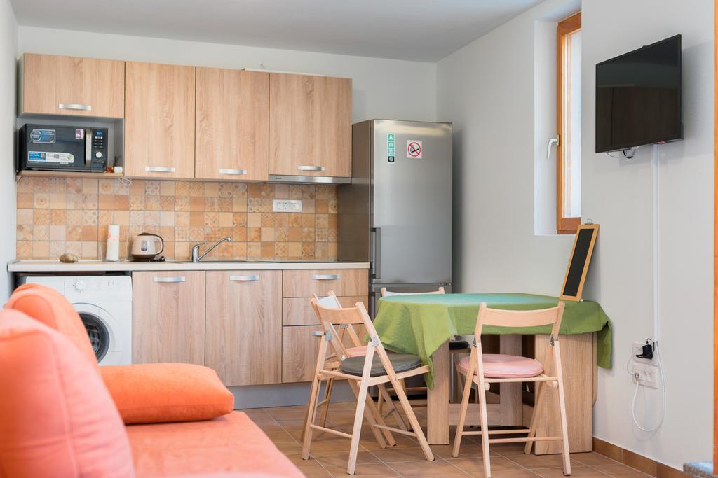 Apartment Pod Kastilom Jelsa  Exterior foto