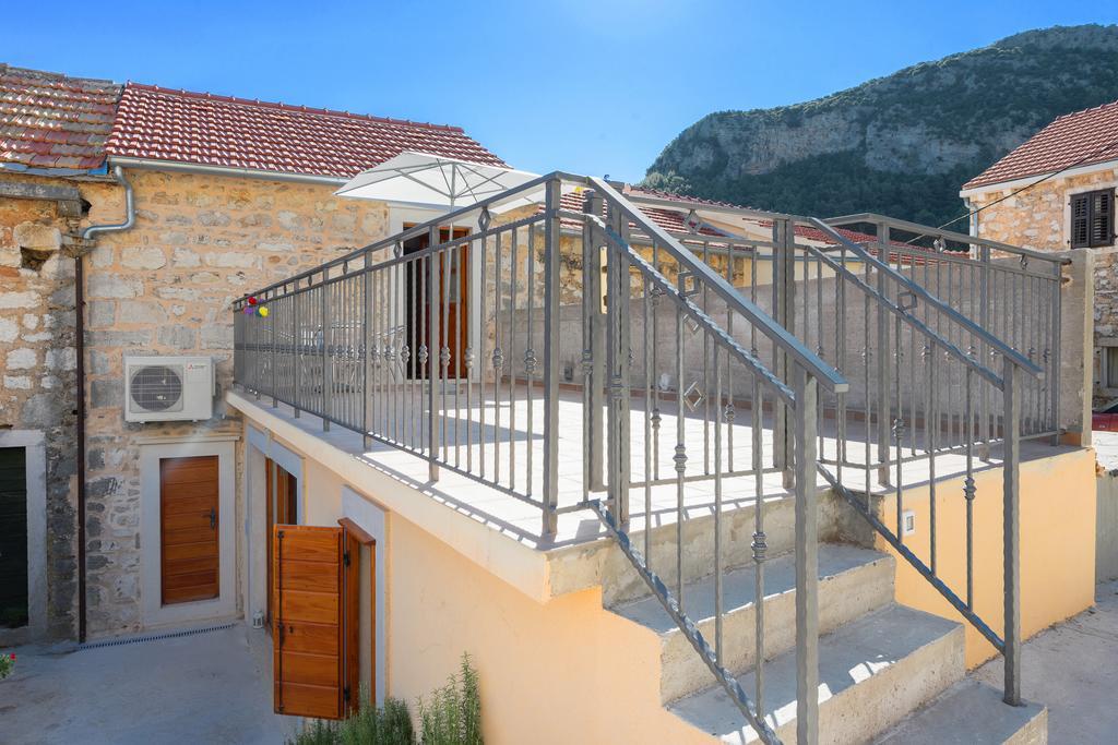 Apartment Pod Kastilom Jelsa  Exterior foto
